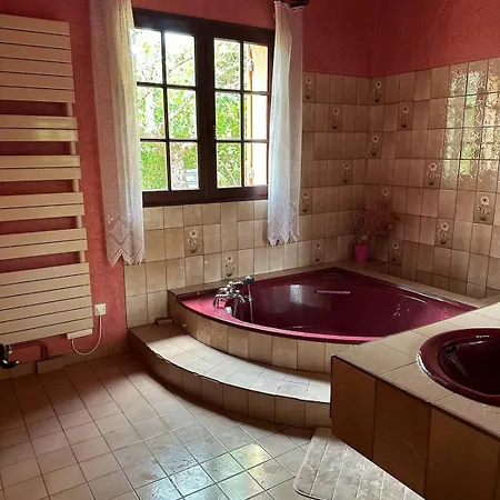 Propriete De Charme Avec Vue Panoramique * Mongauzy